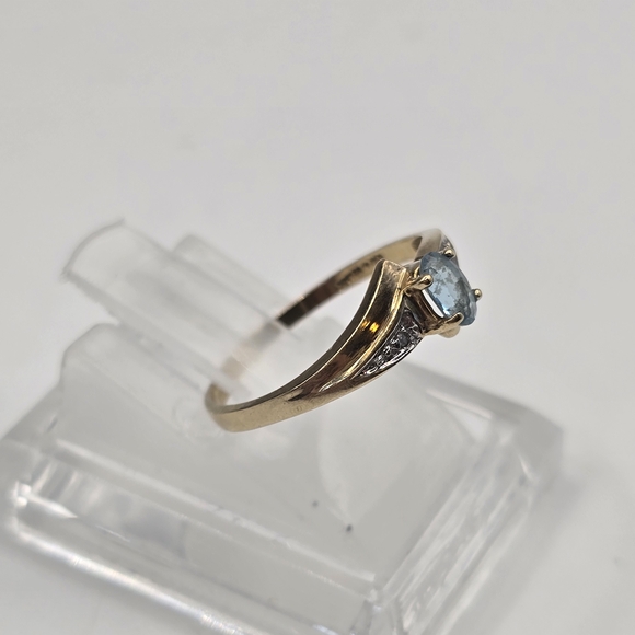 10k Gold Oval Blue Topaz Ring with Side Diamonds -Delicate and Feminine - Picture 3 of 8
